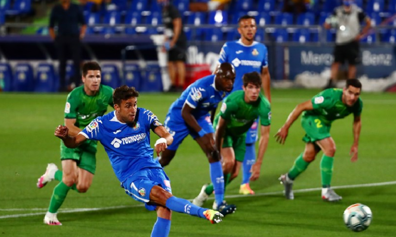 Getafe wint voor het eerst sinds duel met Ajax, Pieters verslaat Van Aanholt Afbeelding: Getafe wint voor het eerst sinds duel met Ajax, Pieters verslaat Van Aanholt