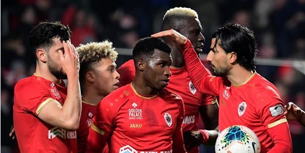 Refaelov wil versterking: ‘Een nieuwe spits, verdediger én extra winger’