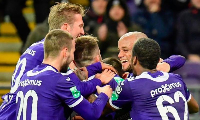 Anderlecht weet eerste oefenwedstrijd niet te winnen, Kompany begaat penaltyfout Afbeelding: Anderlecht weet eerste oefenwedstrijd niet te winnen, Kompany begaat penaltyfout