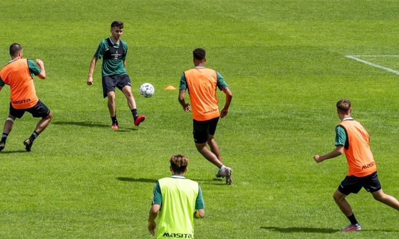 'Dordrecht vindt na mislukte Feyenoord-samenwerking nieuwe Eredivisie-partner' Afbeelding: 'Dordrecht vindt na mislukte Feyenoord-samenwerking nieuwe Eredivisie-partner'