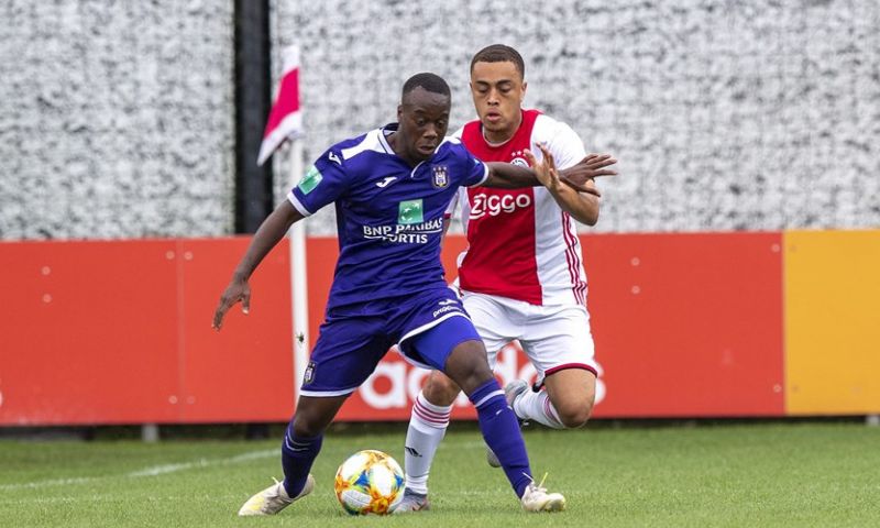 RKC Waalwijk haalt gewenste defensieve aanwinst op bij Anderlecht Afbeelding: RKC Waalwijk haalt gewenste defensieve aanwinst op bij Anderlecht