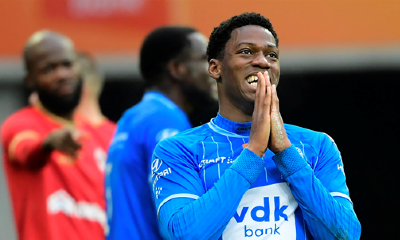 Update: 'KAA Gent verhoogt bod op gegeerde spits naar zes miljoen euro' Afbeelding: Update: 'KAA Gent verhoogt bod op gegeerde spits naar zes miljoen euro'
