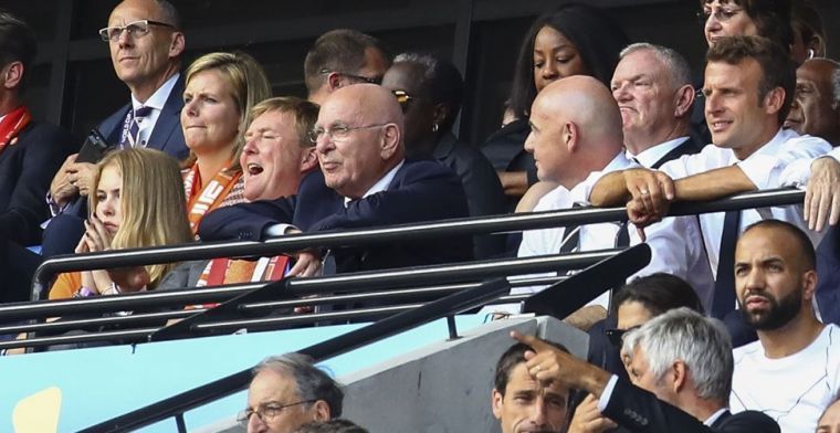 AZ heeft prangende vragen: 'Waarom moest en zou Ajax eerste worden?'