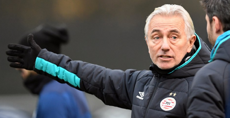 Van Marwijk wijst op rol Webb: '90.000 mensen zagen het, maar eentje niet'