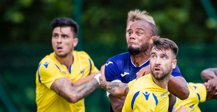 Anderlecht legt in eerste oefenwedstrijd STVV over de knie, Kompany scoort