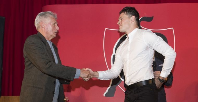 Ajax neemt afscheid van Suurbier: icoon op 75-jarige leeftijd overleden