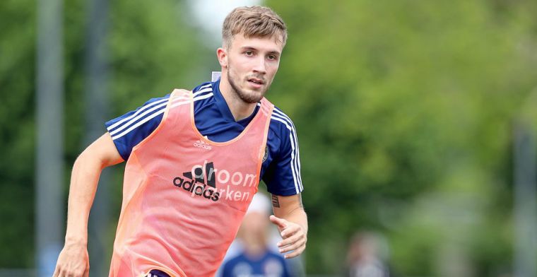 Flinke tegenvaller voor Feyenoord-aanvaller Vente: 'Ik las het op internet'