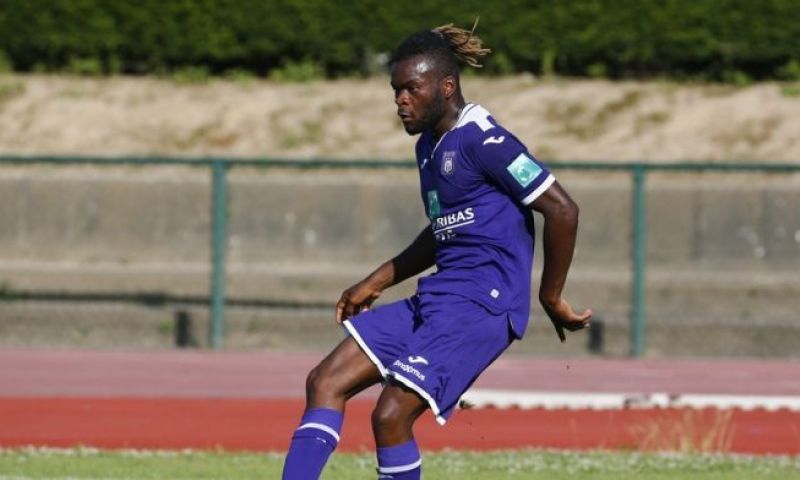 UPDATE: 'Anderlecht-huurling mag kastje in Lotto Park leegmaken' Afbeelding: UPDATE: 'Anderlecht-huurling mag kastje in Lotto Park leegmaken'