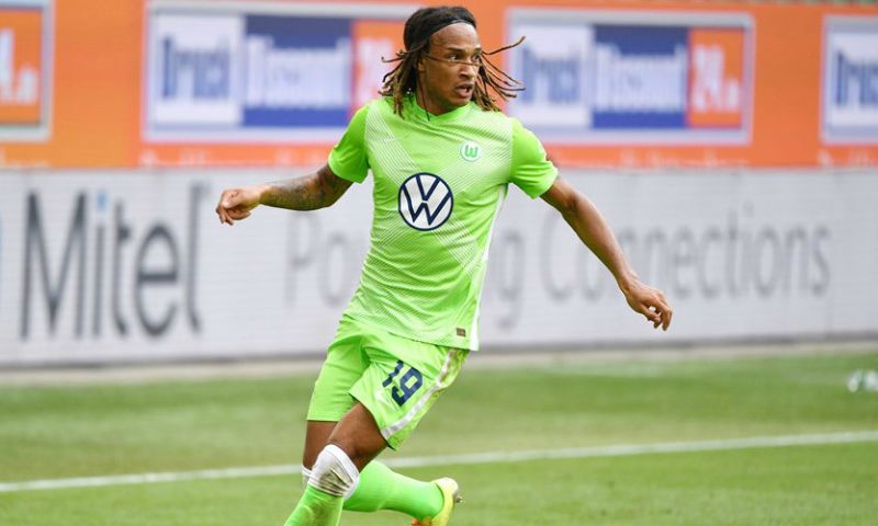 Nieuws uit Wolfsburg: besmette ploeggenoot van Casteels, voorlopig in quarantaine Afbeelding: Nieuws uit Wolfsburg: besmette ploeggenoot van Casteels, voorlopig in quarantaine