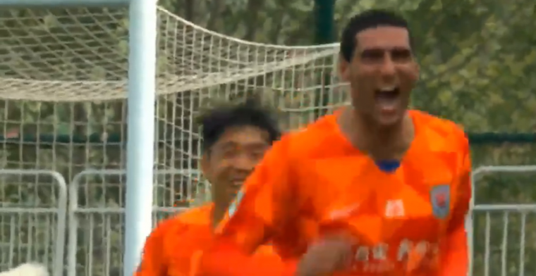 Fellaini verpest Chinees debuut Larsson: Belg maakt hattrick in acht minuten tijd