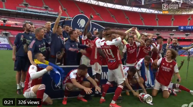 Arsenal-spelers maken er een potje van en slopen de FA Cup