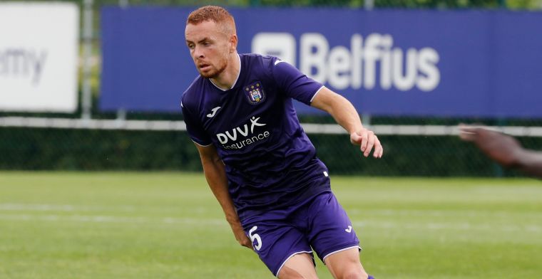 Anderlecht vloert RWDM in Brussels duel met dank aan pareltje van Trebel