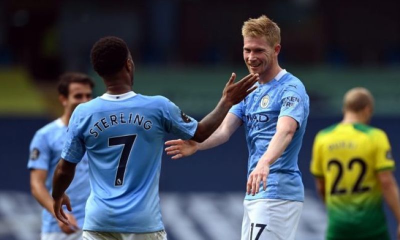 Zaalvoetbalbeweging en droge knal bezorgen De Bruyne historische onderscheiding Afbeelding: Zaalvoetbalbeweging en droge knal bezorgen De Bruyne historische onderscheiding