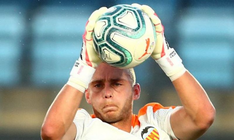 'Ajax bereidt zich voor op Onana-vertrek en legt contact met Cillessen' Afbeelding: 'Ajax bereidt zich voor op Onana-vertrek en legt contact met Cillessen'