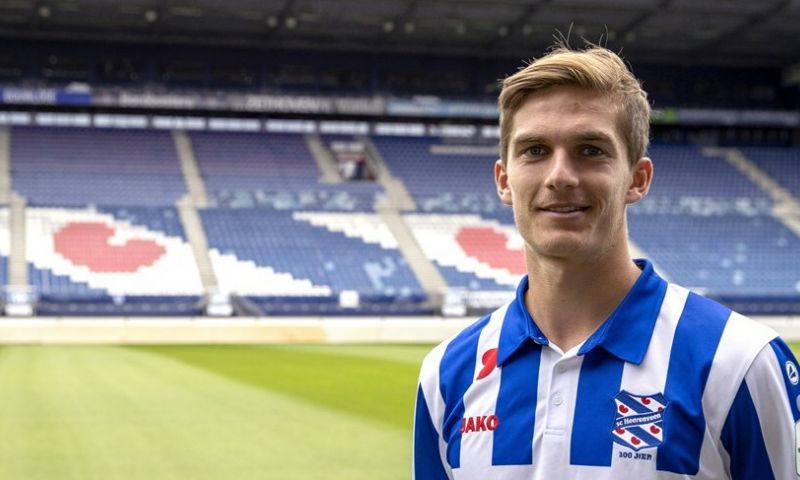 Anderlecht-huurling Dewaele lacht zijn tanden bloot na vraag over De Bruyne Afbeelding: Anderlecht-huurling Dewaele lacht zijn tanden bloot na vraag over De Bruyne