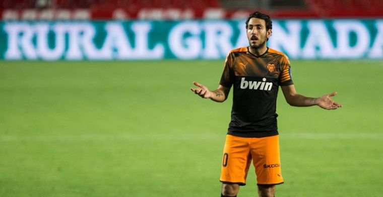 Valencia-fans verzamelen zich bij Mestalla na vertrek van publiekslieveling