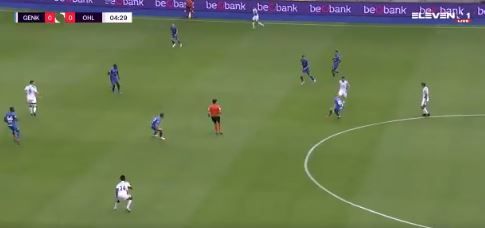 Heerlijk: Mercier geeft Wouters het nakijken met knappe panna
