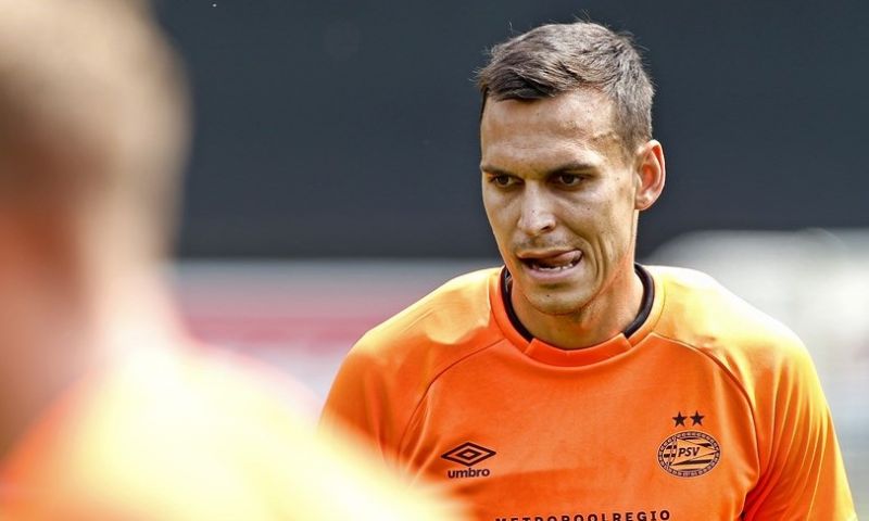 'Voormalig PSV-verdediger heeft heimwee naar Lage Landen en trekt naar Kortrijk' Afbeelding: 'Voormalig PSV-verdediger heeft heimwee naar Lage Landen en trekt naar Kortrijk'