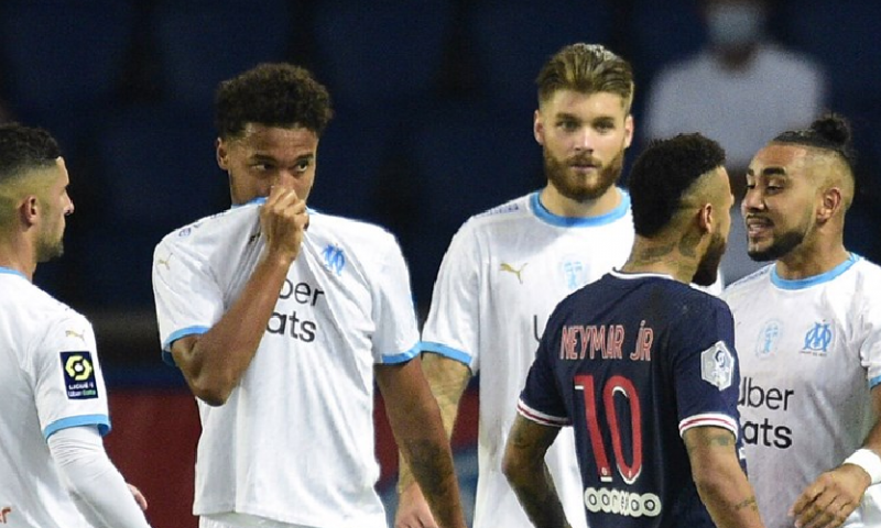 Payet gaat een stap verder en plaatst bewerkte foto van Neymar op internet Afbeelding: Payet gaat een stap verder en plaatst bewerkte foto van Neymar op internet
