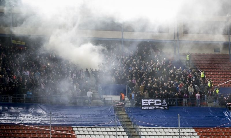 Vier 'PSV-muntjesgooiers' in Spanje veroordeeld tot celstraf en geldboete Afbeelding: Vier 'PSV-muntjesgooiers' in Spanje veroordeeld tot celstraf en geldboete