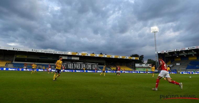 'Anders geraak je niet binnen': W-B-fans hebben exact 1 uur om stadion te betreden