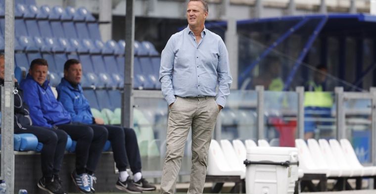 Van den Brom over KNVB:'Jullie merken wel dat het bij mij nog altijd diep zit'