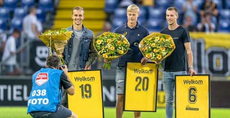 'Nog niet bij mijn nieuwe club geweest, wel voor drie jaar getekend: best gek'