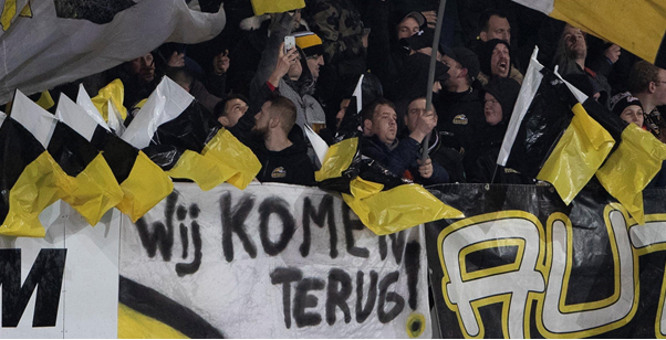 Lokeren-fans blijven op post na doorstart: Wat doet het deugd na alle miserie