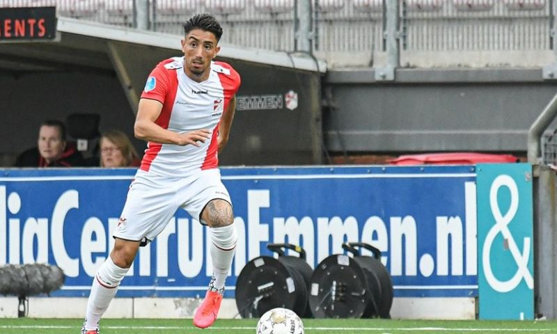 KNVB alsnog op de knieën: FC Emmen mag met naam seksshop op shirt spelen Afbeelding: KNVB alsnog op de knieën: FC Emmen mag met naam seksshop op shirt spelen