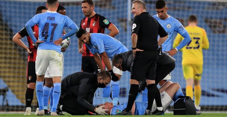 De Bruyne op de grond na elleboogstoot van Cook: 'Verschrikkelijke charge'