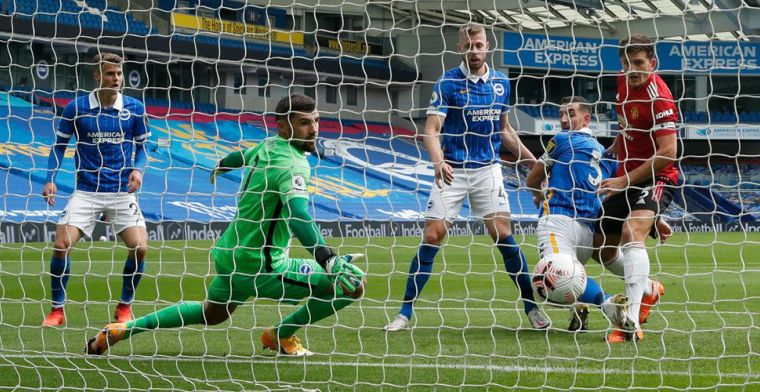Man U overleeft vijf (!) schoten tegen paal en lat in Brighton en wint in extremis