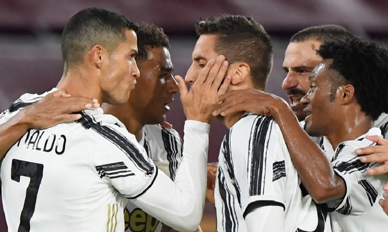 Ronaldo helpt tienkoppig Juventus nog aan punt tegen AS Roma Afbeelding: Ronaldo helpt tienkoppig Juventus nog aan punt tegen AS Roma