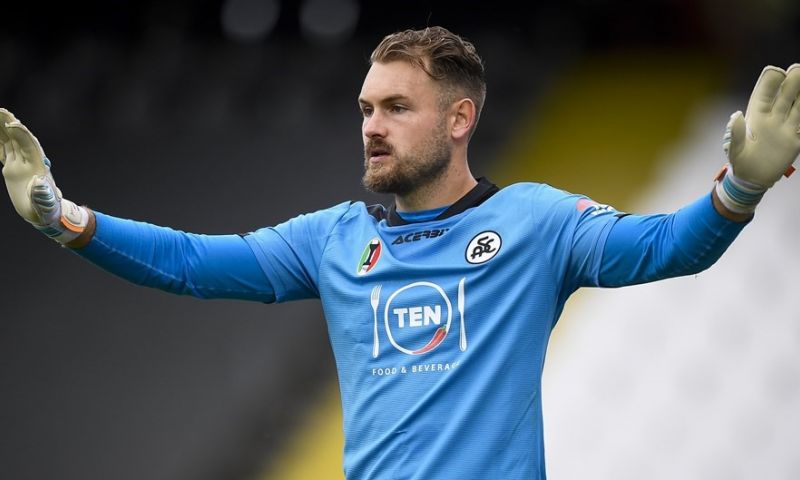 Drama: Zoet valt in tweede officiële wedstrijd voor Spezia uit met een blessure Afbeelding: Drama: Zoet valt in tweede officiële wedstrijd voor Spezia uit met een blessure