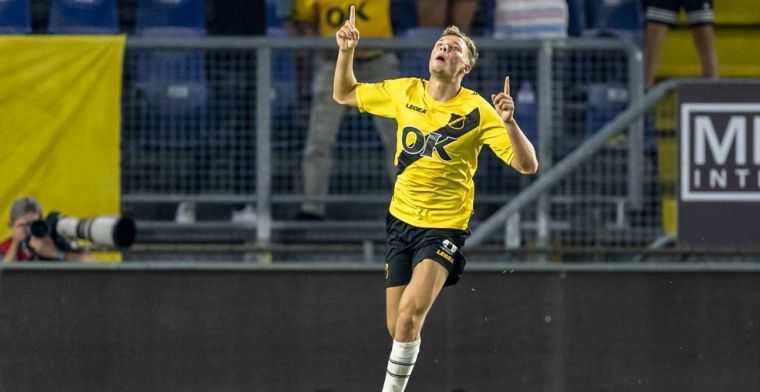 Plottwist in Breda: NAC kondigt toch langer verblijf van Van Hooijdonk aan