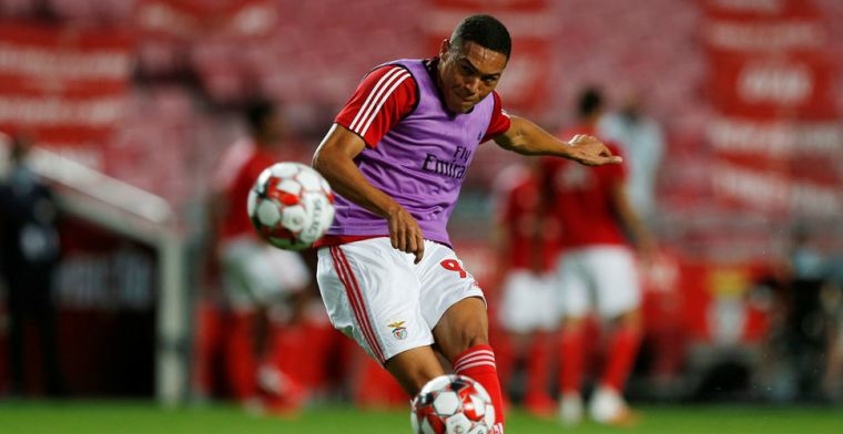 Benfica wacht niet op Spurs en maakt transfer officieel: huur met optie tot koop