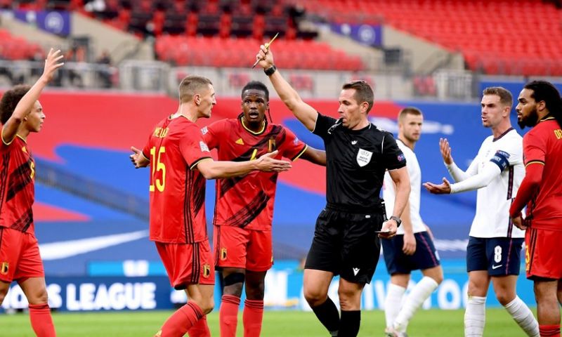 LOL! Meunier imiteert Henderson nadat die penalty versierde voor Engeland Afbeelding: LOL! Meunier imiteert Henderson nadat die penalty versierde voor Engeland