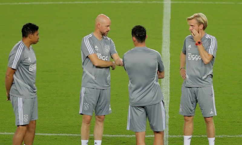 'Ajax moet rekening houden met vertrek assistent: Kopenhagen zoekt trainer' Afbeelding: 'Ajax moet rekening houden met vertrek assistent: Kopenhagen zoekt trainer'