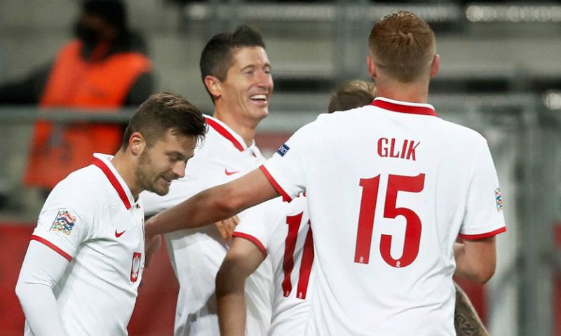 Polen pakt koppositie over van Italië, Mbappé schiet Frankrijk naar winst Afbeelding: Polen pakt koppositie over van Italië, Mbappé schiet Frankrijk naar winst