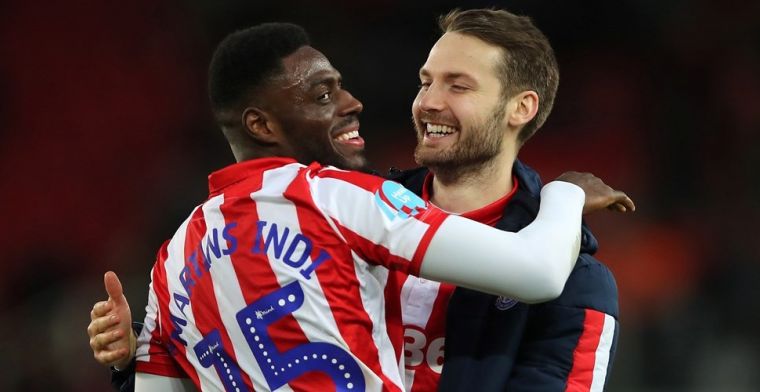 Martins Indi maakt indruk en staat voor AZ-debuut: 'Heel hoog niveau'