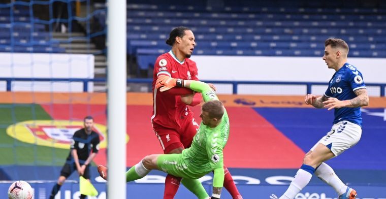 'VAR dacht dat hij niet meer mocht ingrijpen na horrorcharge op Van Dijk'