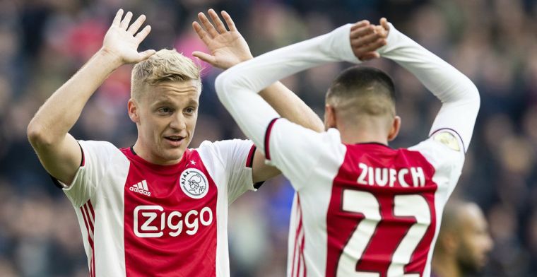 Ziyech steunt Van de Beek na moeizame United-start: 'Daar moet hij aan wennen'