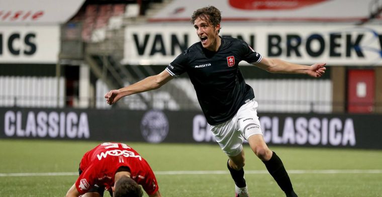 Van Bommel jr. steelt punt voor MVV: 'Ik zal mijn vader straks even bellen'