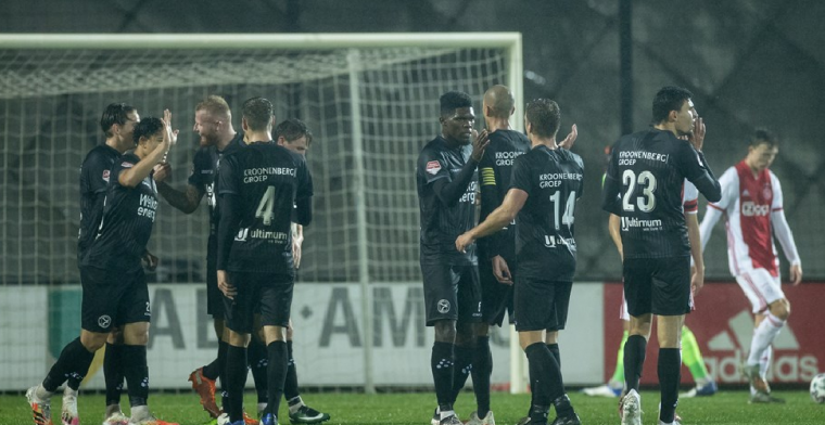 Jong Ajax krijgt pak slaag op De Toekomst, Van Bommel scoort in blessuretijd