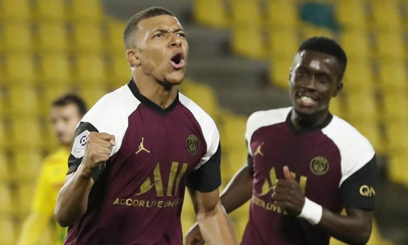 PSG in tweede helft langs Nantes, flinke tik voor Ajax-opponent Midtjylland Afbeelding: PSG in tweede helft langs Nantes, flinke tik voor Ajax-opponent Midtjylland
