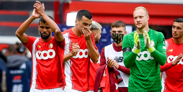 'Standard moet flink snoeien in loonlast, twee grootverdieners mogen opkrassen'
