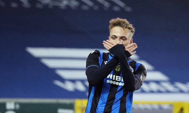 'Bij Ajax kun je aannemen en rustig kijken, maar hier hakken ze meteen op je in' Afbeelding: 'Bij Ajax kun je aannemen en rustig kijken, maar hier hakken ze meteen op je in'