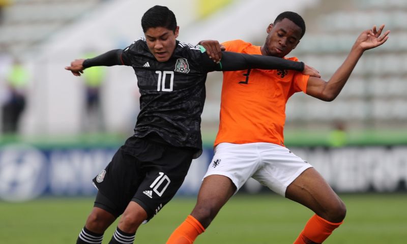 Di Marzio: FC Barcelona en AC Milan jagen op jeugdinternational Oranje Afbeelding: Di Marzio: FC Barcelona en AC Milan jagen op jeugdinternational Oranje