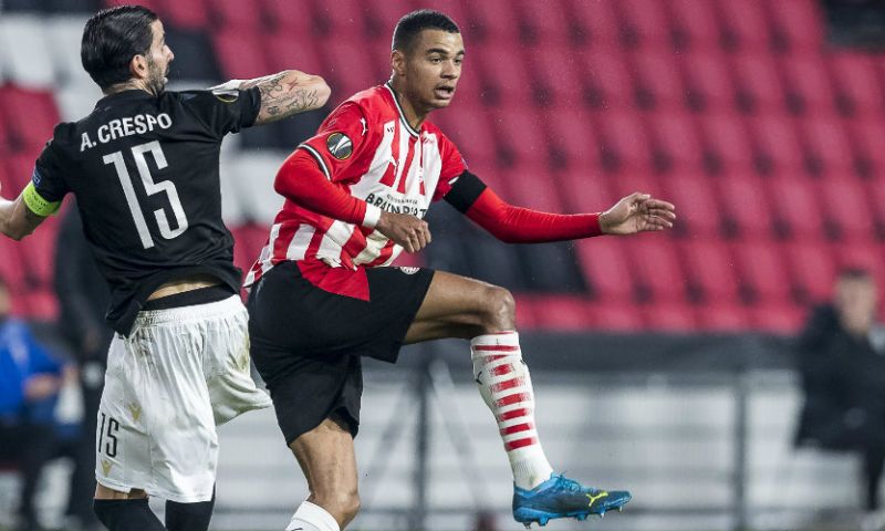 De Mos steunt PSV-uitblinker: 'Hij moet geselecteerd worden voor het EK' Afbeelding: De Mos steunt PSV-uitblinker: 'Hij moet geselecteerd worden voor het EK'
