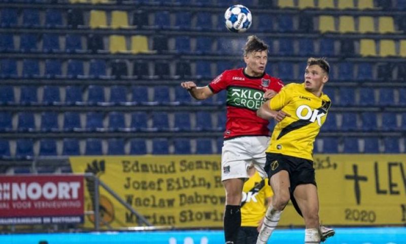 'Drie Championship-clubs willen Van Hooijdonk: oude club vader Pierre in de race' Afbeelding: 'Drie Championship-clubs willen Van Hooijdonk: oude club vader Pierre in de race'
