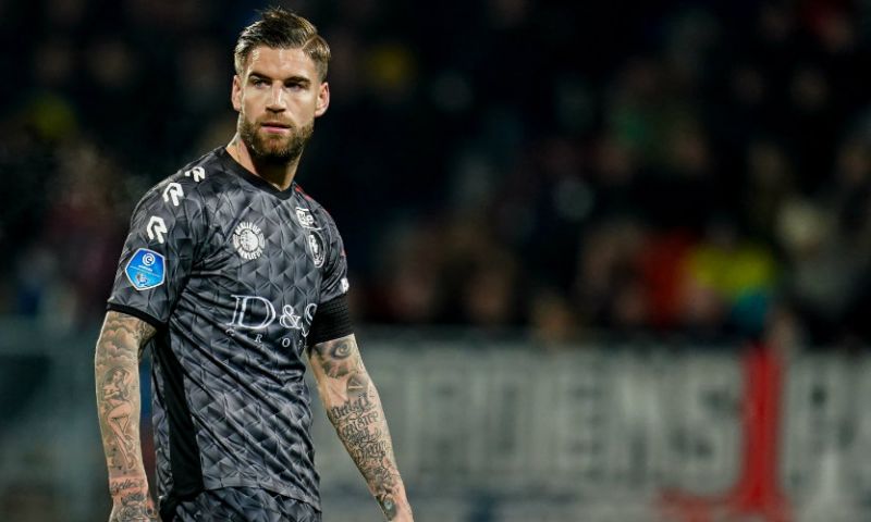 'Mijn tolk loopt de hele dag met me mee, van de club tot aan de Starbucks' Afbeelding: 'Mijn tolk loopt de hele dag met me mee, van de club tot aan de Starbucks'